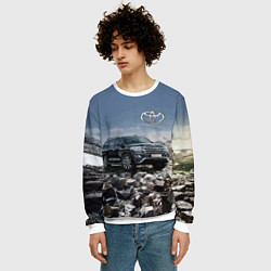 Свитшот мужской Toyota Land Cruiser 200 V8, цвет: 3D-белый — фото 2