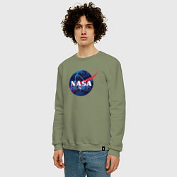 Свитшот хлопковый мужской NASA: Cosmic Logo, цвет: авокадо — фото 2