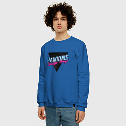 Свитшот хлопковый мужской Hakwins Stranger Things Retrowave Neon, цвет: синий — фото 2