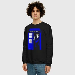Свитшот хлопковый мужской Доктор Кто у двери Тардис, цвет: черный — фото 2