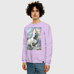 Свитшот хлопковый мужской Белая лошадь на фоне неба, цвет: лаванда — фото 2