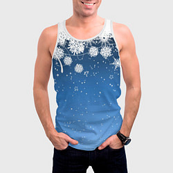 Майка-безрукавка мужская Снежный узор на синем фоне, цвет: 3D-белый — фото 2