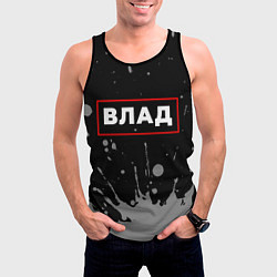 Майка-безрукавка мужская Влад - в красной рамке на темном, цвет: 3D-черный — фото 2