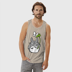 Майка мужская хлопок Totoro и бабочка, цвет: миндальный — фото 2