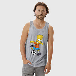 Майка мужская хлопок Барт Симпсон бьёт по футбольному мячу, цвет: меланж — фото 2