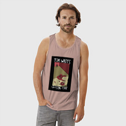 Майка мужская хлопок Tom Waits - Closing Time, цвет: пыльно-розовый — фото 2