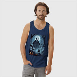 Майка мужская хлопок Тоторо и бегущий чёрный кот - хэллоуин, цвет: тёмно-синий — фото 2