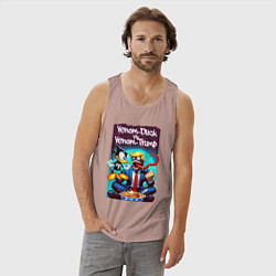 Майка мужская хлопок Venom-Duck vs Venom-Trump, цвет: пыльно-розовый — фото 2