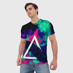 Футболка мужская Треугольник в разноцветном дыму, цвет: 3D-принт — фото 2