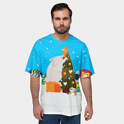 Футболка оверсайз мужская Крупный заяц наряжает елочку, цвет: 3D-принт — фото 2