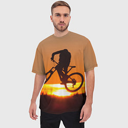 Футболка оверсайз мужская Велосипедист на закате, цвет: 3D-принт — фото 2