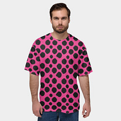 Футболка оверсайз мужская Гороховый тренд черный на розовом фоне, цвет: 3D-принт — фото 2