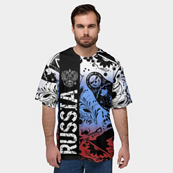 Футболка оверсайз мужская Герб России на фоне матрёшек балалайки и славянски, цвет: 3D-принт — фото 2