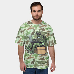 Футболка оверсайз мужская Русский солдат за ноутбуком, цвет: 3D-принт — фото 2