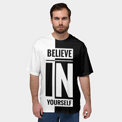 Футболка оверсайз мужская Верь в себя надпись черно белая, цвет: 3D-принт — фото 2