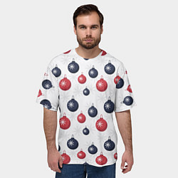 Футболка оверсайз мужская Синие и красные новогодние шары со снежинками, цвет: 3D-принт — фото 2