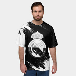 Футболка оверсайз мужская Реал Мадрид черно белые краски, цвет: 3D-принт — фото 2