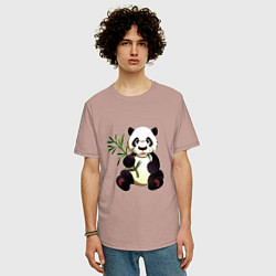 Футболка оверсайз мужская Панда кушает бамбук, цвет: пыльно-розовый — фото 2