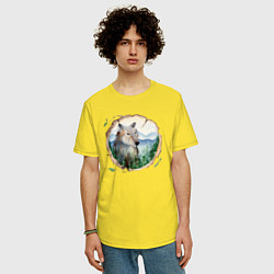 Футболка оверсайз мужская Рисунок на бревне - волк, цвет: желтый — фото 2
