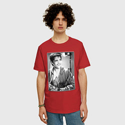Футболка оверсайз мужская Юрий Шатунов - портрет с автографом, цвет: красный — фото 2