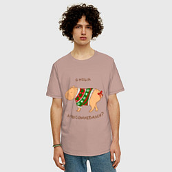 Футболка оверсайз мужская Капибара зимой в свитере, цвет: пыльно-розовый — фото 2