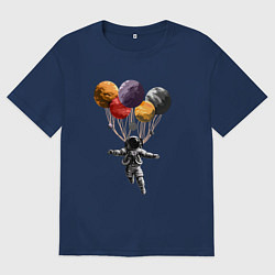 Футболка оверсайз мужская Космонавт в космосе парит на планетах, цвет: тёмно-синий