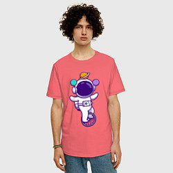 Футболка оверсайз мужская Космонавт жонглёр, цвет: коралловый — фото 2
