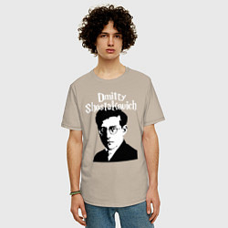 Футболка оверсайз мужская Дмитрий Шостакович с портретом, цвет: миндальный — фото 2