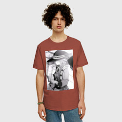 Футболка оверсайз мужская Реинкарнация безработного Рокси Мигурдия учитель м, цвет: кирпичный — фото 2