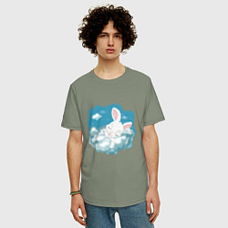 Футболка оверсайз мужская Зайчик спит на облаках, цвет: авокадо — фото 2