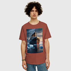 Футболка оверсайз мужская Титаник плывет среди айсбергов, цвет: кирпичный — фото 2