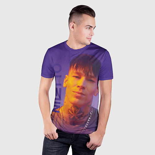 Мужская спорт-футболка Niletto на фиолетовом фоне / 3D-принт – фото 3