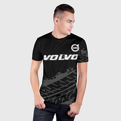 Футболка спортивная мужская Volvo speed на темном фоне со следами шин: символ, цвет: 3D-принт — фото 2