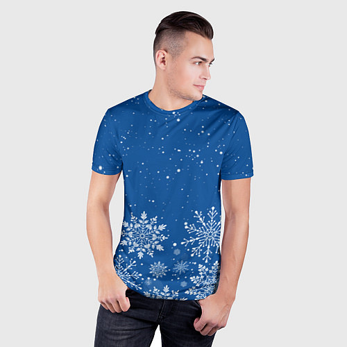 Мужская спорт-футболка Текстура снежинок на синем фоне / 3D-принт – фото 3