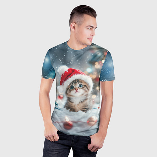 Мужская спорт-футболка Маленький котенок и елочные игрушки / 3D-принт – фото 3