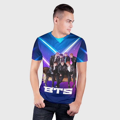 Мужская спорт-футболка BTS группа на диване / 3D-принт – фото 3