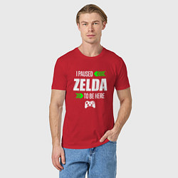 Футболка хлопковая мужская I Paused Zelda To Be Here с зелеными стрелками, цвет: красный — фото 2