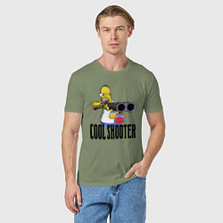 Футболка хлопковая мужская Гомер Симпсон - крутой стрелок, цвет: авокадо — фото 2