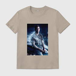 Футболка хлопковая мужская Пол Уокер на капоте, цвет: миндальный