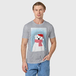 Футболка хлопковая мужская Мультяшный белый медведь в красной шапке с шарфом, цвет: меланж — фото 2