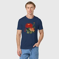 Футболка хлопковая мужская Красные хризантемы, цвет: тёмно-синий — фото 2