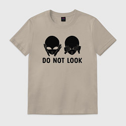 Футболка хлопковая мужская Черный пришелец - do not look, цвет: миндальный