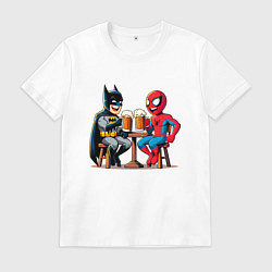 Футболка хлопковая мужская Бэтмен и человек Паук пьют пиво, цвет: белый