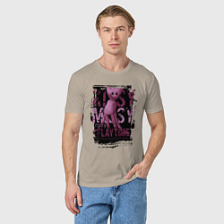 Футболка хлопковая мужская Кисси Мисси из Poppy Playtime, цвет: миндальный — фото 2