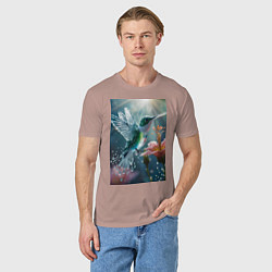 Футболка хлопковая мужская Колибри летает у цветка, цвет: пыльно-розовый — фото 2