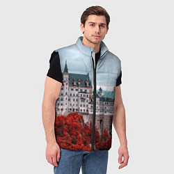 Мужской жилет Замок в горах и красный лес, цвет: 3D-черный — фото 2