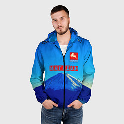 Ветровка с капюшоном мужская Магадан герб, цвет: 3D-черный — фото 2
