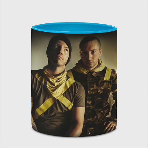 Кружка цветная 21 Pilots Boys / 3D-Белый + небесно-голубой – фото 2