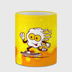 Кружка 3D Веселая яичница на скейте, цвет: 3D-желтый кант — фото 2
