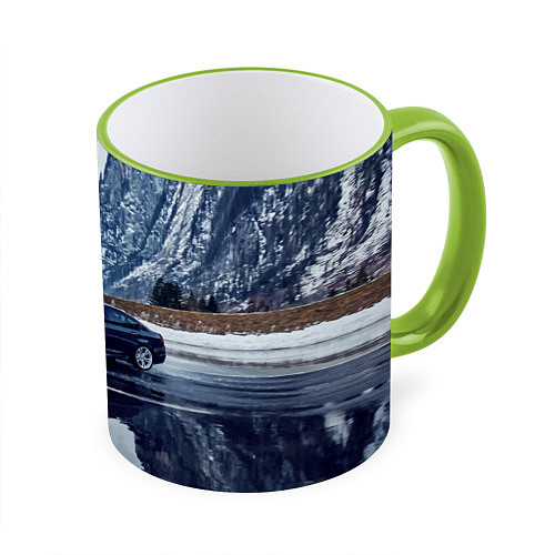 Кружка цветная БМВ у горного озера / 3D-Светло-зеленый кант – фото 1